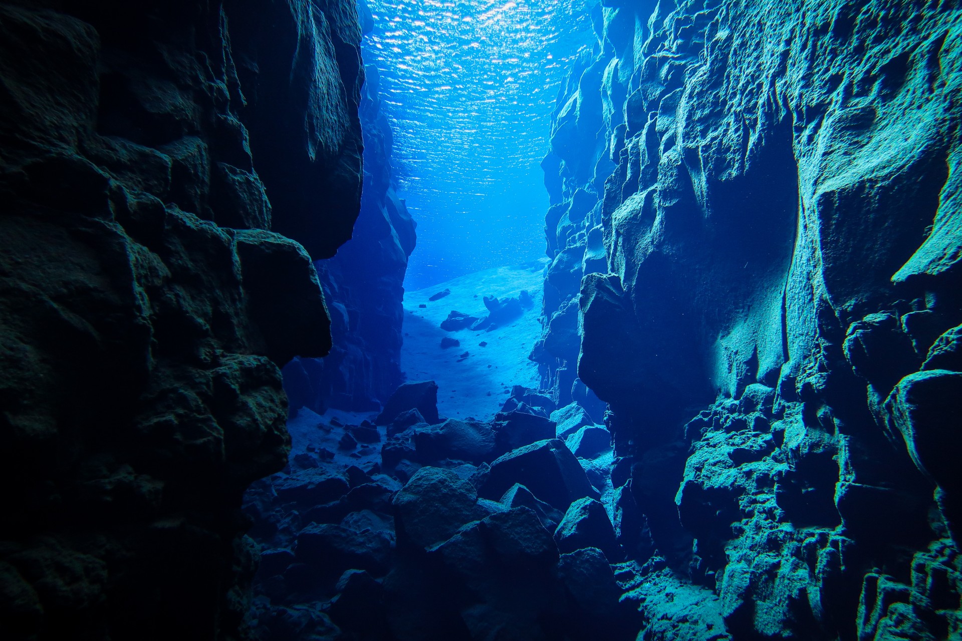 dive.is-dry-suit-academy-icelandic-dream-diving-adventure-iceland.jpg