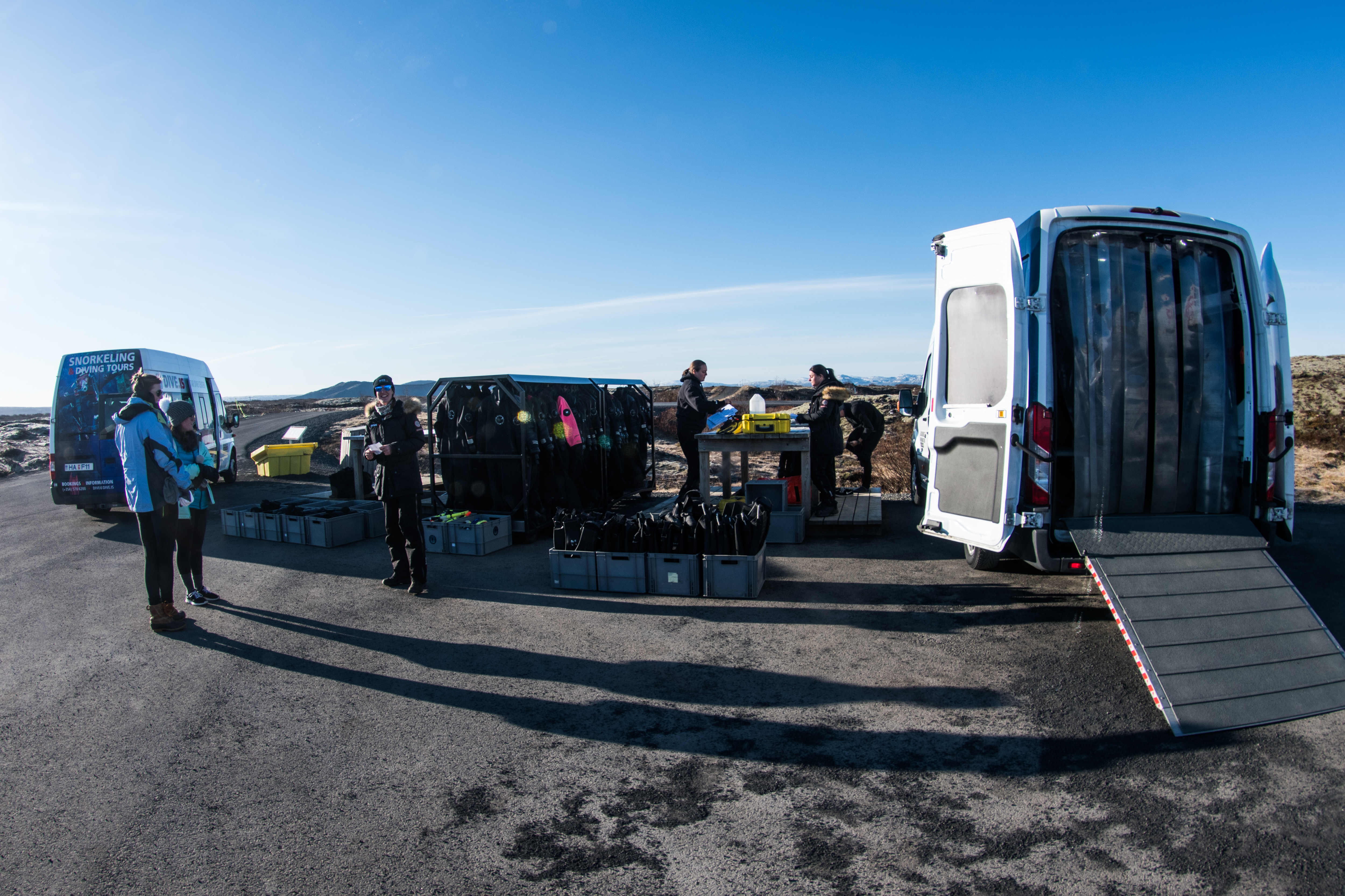 changing-room-on-sunny-day-in-carpark-by-Anders-Nyberg