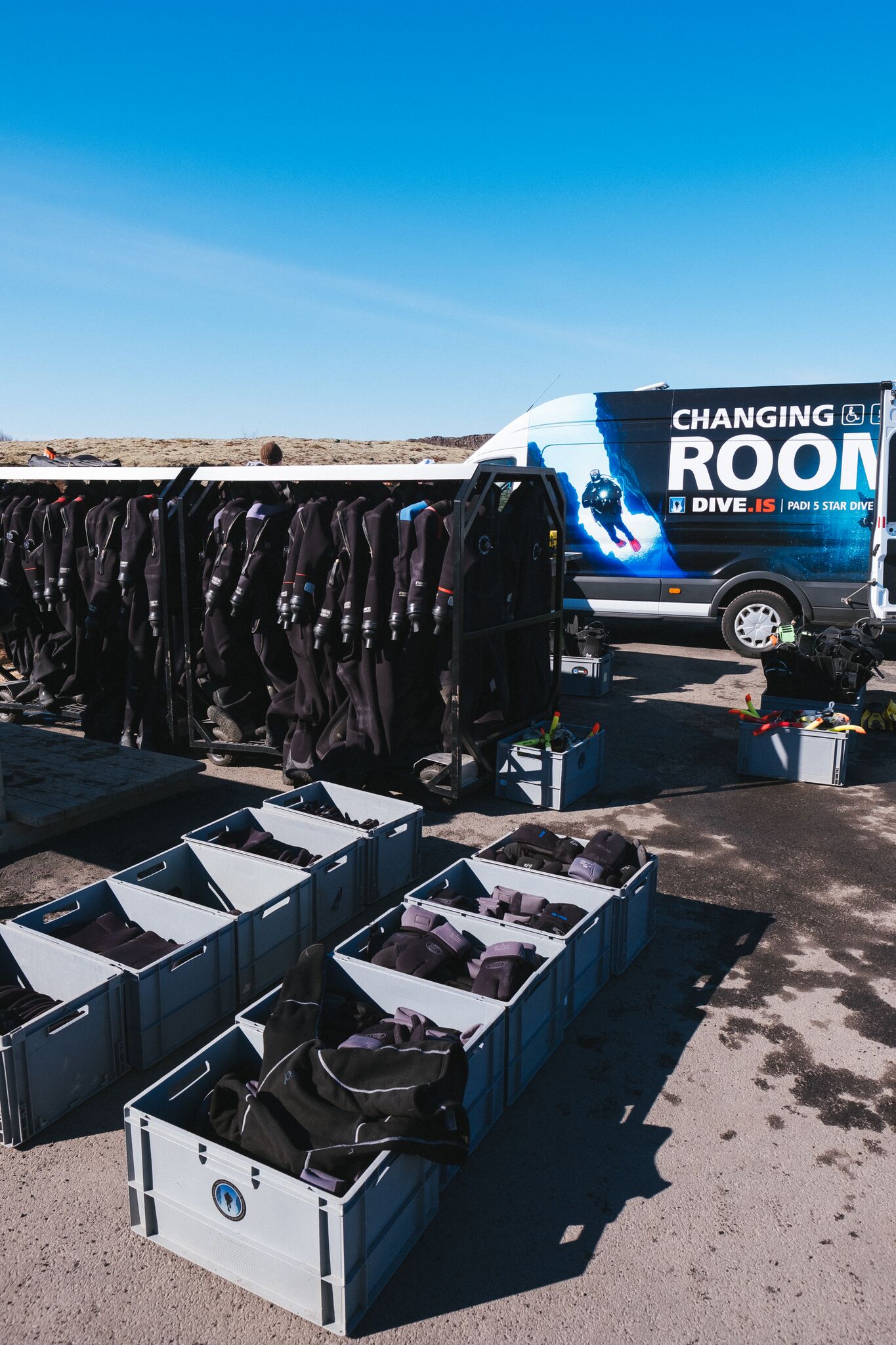 changing-room-ready-for-use-in-carpark-by-anders-nyberg