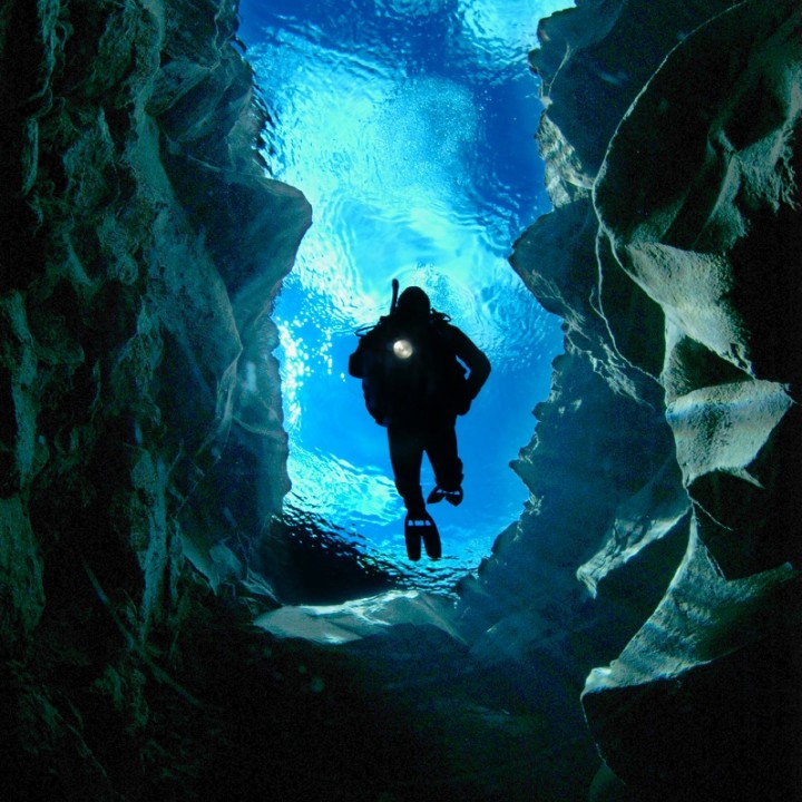 silfra-crack-diver-720x720.jpg