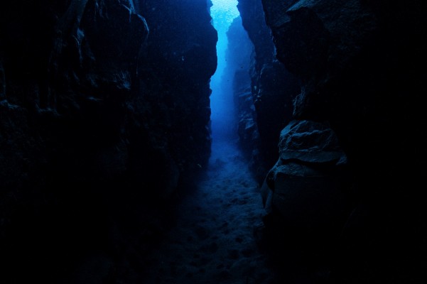 Diving Bjarnagjá fissure in Reykjanes peninsula, Iceland