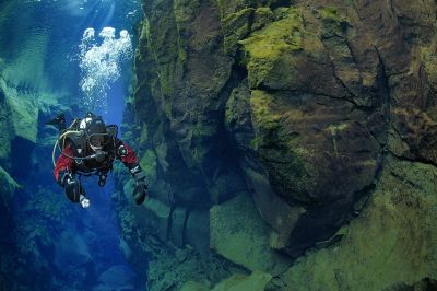 silfra-and-davidsgja-diving-combo-iceland-diveis-400x266-q80.jpg