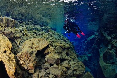 silfra-and-davidsgja-multi-day-diving-combo-iceland-diveis-400x267-q80.jpg