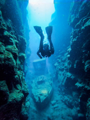 Boat wreck in Bjarnagjá fissure