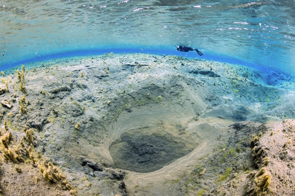 Bubbling sands on river snorkeling tour with DIVE.IS Iceland