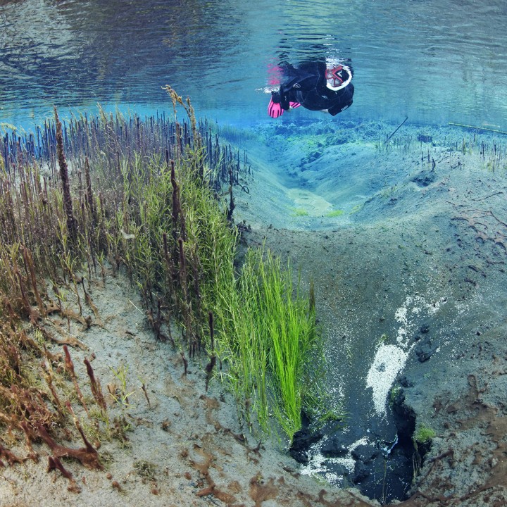 diamond-circle-littlaa-river-snorkel-tour-dive.is-iceland-720x720.jpg